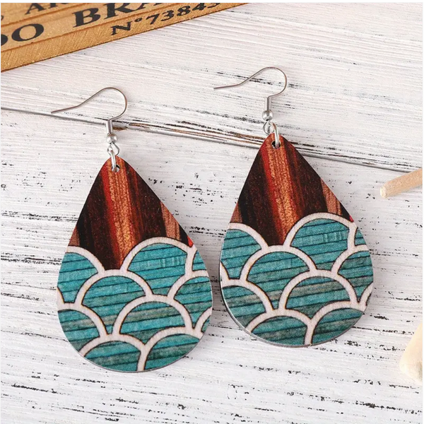 SUNNY CALIFORNIA TEARDROP WOODEN WAVES EARRINGS