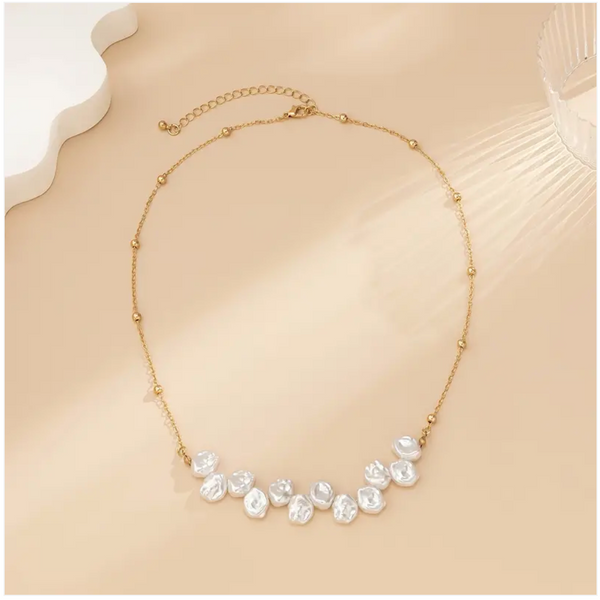 SUNNY CALIFORNIA HAMMERED PEARL NECKLACE