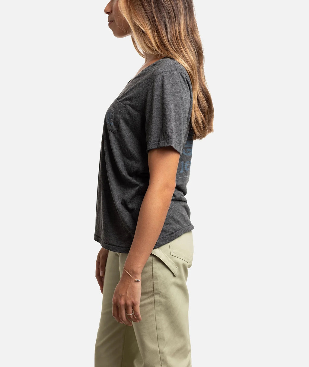 JETTY ROOTS POCKET TEE - CHR